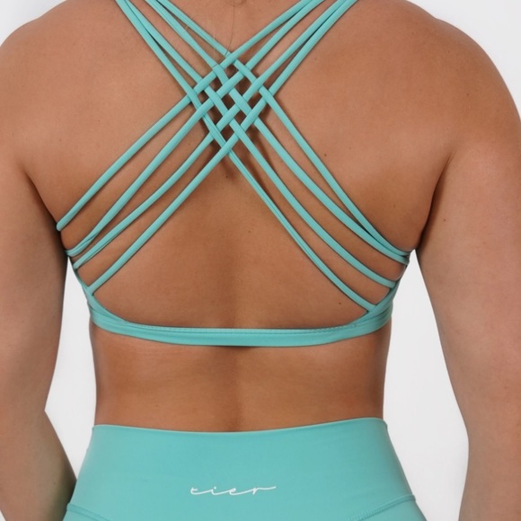 Tier Activewear Set - Picture 3 of 6